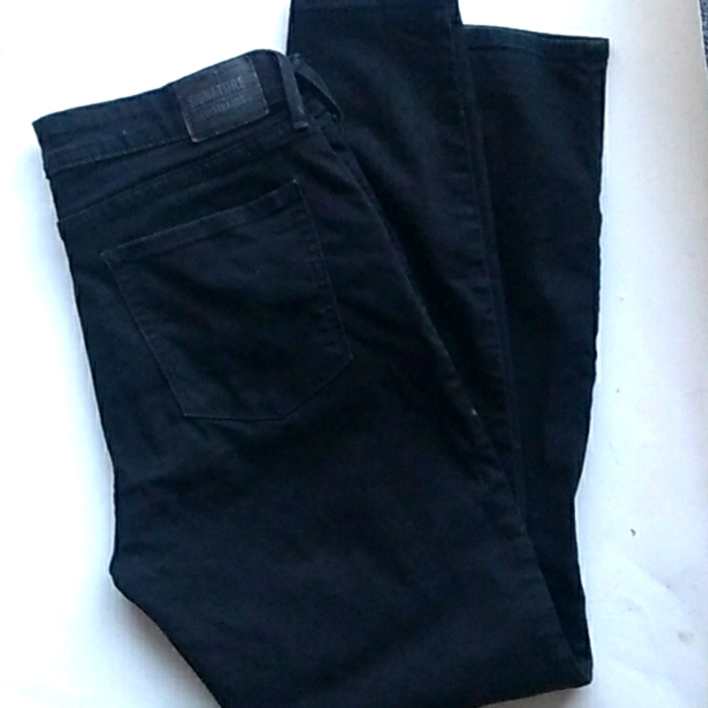 Women's signature Levi's black Jeans